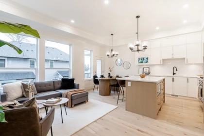 Kitchen Photo of 102 16612 18a Avenue, Surrey, BC
