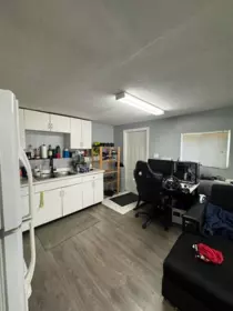 Kitchen Island Photo of 7629 126a Street, Surrey, BC