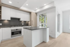 203 2268 E Broadway, Vancouver, BC