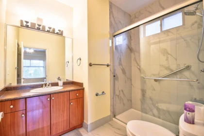 Basement Recreation Room Photo of 16328 88 Avenue, Surrey, BC