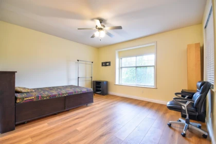 Laundry Room Photo of 16328 88 Avenue, Surrey, BC
