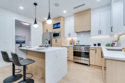Kitchen Island Photo of 1 5459 Rhodes Street, Vancouver, BC