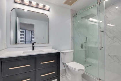 Laundry Room Photo of 701 738 Broughton Street, Vancouver, BC
