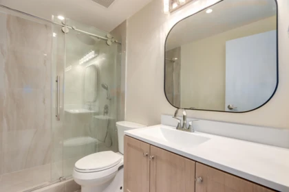 Powder Room Photo of 701 738 Broughton Street, Vancouver, BC