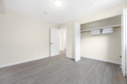 Primary Bedroom Photo of 103 14881 Marine Drive Drive, White Rock, BC