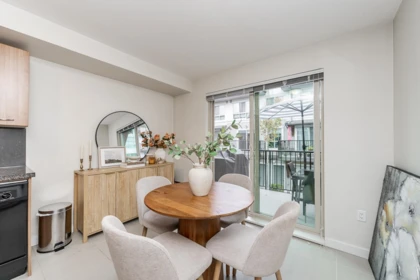 Kitchen Island Photo of 80 6671 121 Street, Surrey, BC