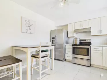 Kitchen Island Photo of 6325 Napier Street, Burnaby, BC