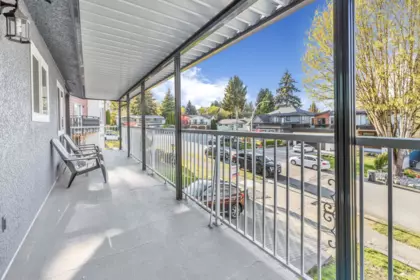 Kitchen Photo of 7838 Suncrest Drive, Surrey, BC