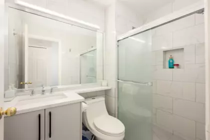 Guest Bathroom Photo of 24 6700 Rumble Street, Burnaby, BC