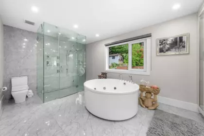 Mudroom Photo of 3980 Norwood Avenue, North Vancouver, BC