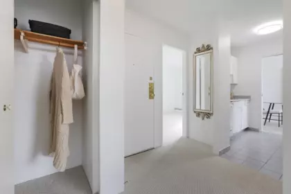 Guest Bathroom Photo of 1102 1127 Barclay Street, Vancouver, BC