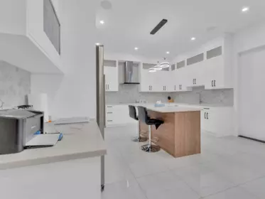 Kitchen Island Photo of 11553 75a Avenue, Delta, BC