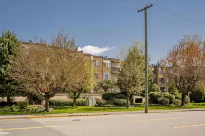 Front Yard Photo of 32 11900 228 Street, Maple Ridge, BC