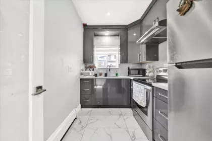 Walk-In Closet Photo of 6640 123 Street, Surrey, BC