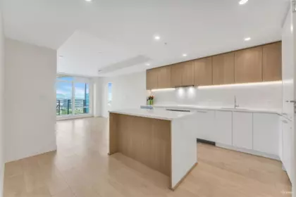 Kitchen Island Photo of 1902 13318 104 Avenue, Surrey, BC