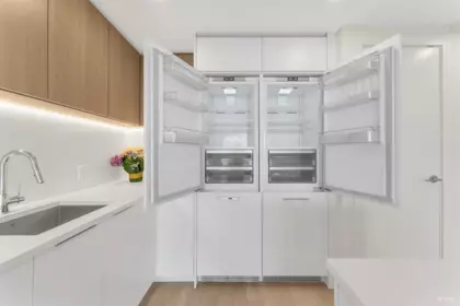 Kitchen Photo of 1902 13318 104 Avenue, Surrey, BC