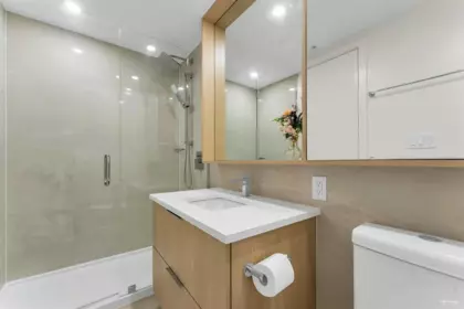Walk-In Closet Photo of 1902 13318 104 Avenue, Surrey, BC