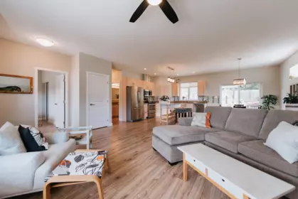 6222 Sitka Road, Sechelt, BC, Sechelt — Single Family Residence for sale