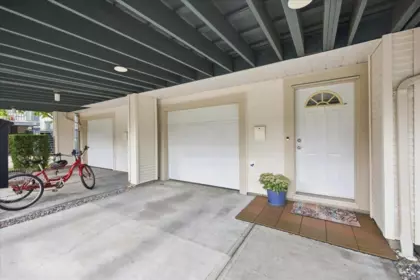 Entry Foyer Photo of 29 4787 57 Street, Delta, BC