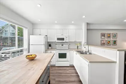 Kitchen Photo of 29 4787 57 Street, Delta, BC