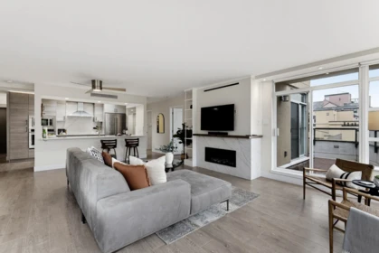 Kitchen Photo of PH2-802 1225 Barclay Street, Vancouver, BC