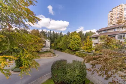 Entry Foyer Photo of 419 6735 Station Hill Court, Burnaby, BC