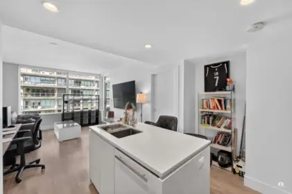 512 6900 Pearson Way, Richmond, BC, Richmond — Apartment/Condo for sale