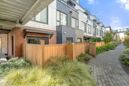157 555 E 2nd Street, North Vancouver, BC, North Vancouver — Townhouse for sale