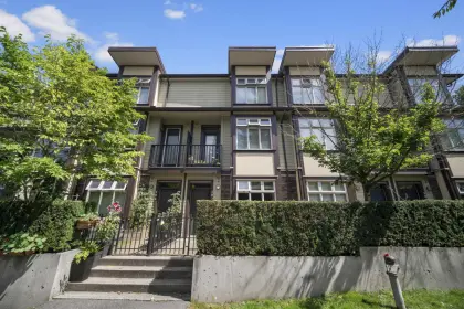 103 5588 Patterson Avenue, Burnaby, BC, Burnaby — Apartment/Condo for sale