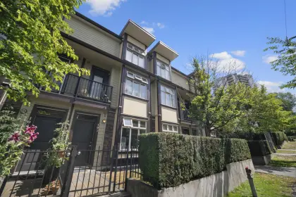 103 5588 Patterson Avenue, Burnaby, BC, Burnaby — Apartment/Condo for sale