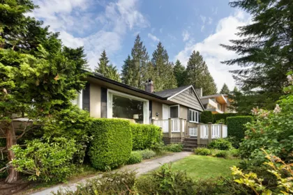 3837 Sunnycrest Drive, North Vancouver, BC, North vancouver — Single Family Residence for sale