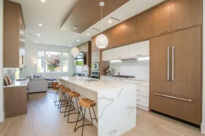 332 E 8th Street, North Vancouver, BC, North vancouver — Half Duplex for sale
