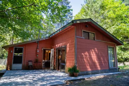 37240 Schooner Way, Pender Island, BC, Pender island — Single Family Residence for sale