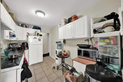 Hallway Photo of 549 E 57th Avenue, Vancouver, BC