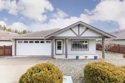 5716 Louise Way, Sechelt, BC, Sechelt — Single Family Residence for sale