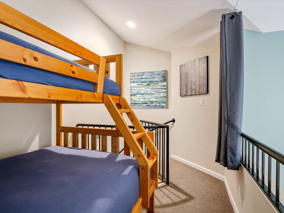 Basement Recreation Room Photo of 323 4338 Main Street, Whistler, BC