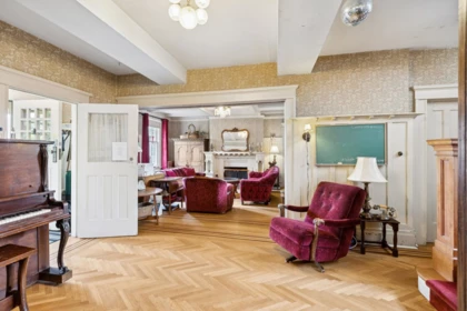 Primary Bedroom Photo of 1617 W Grand Boulevard, North Vancouver, BC