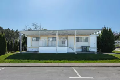 15 1840 160 Street, Surrey, BC, Surrey — Manufactured Home for sale
