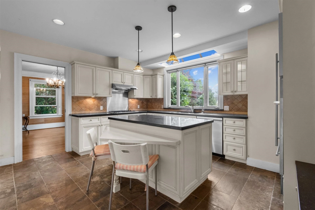 Walk-In Closet Photo of 4637 Angus Drive, Vancouver, BC