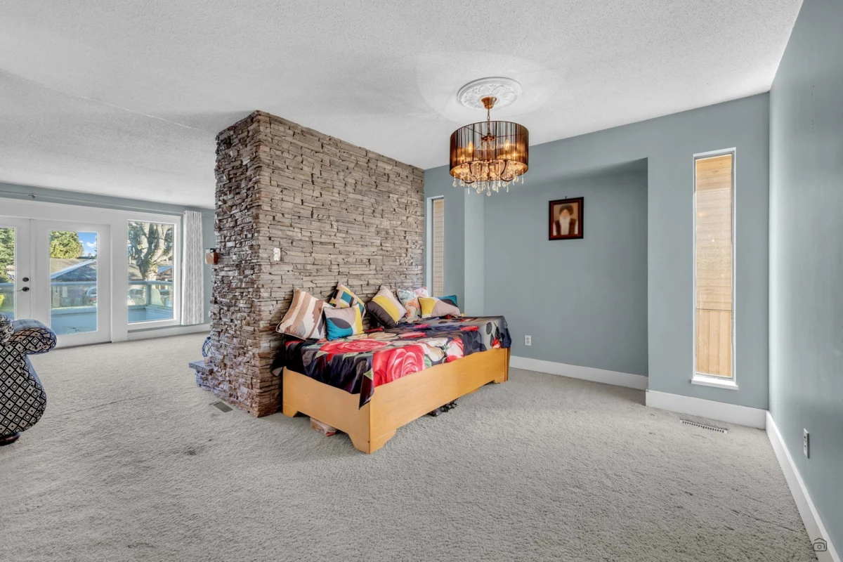 Kitchen Island Photo of 12954 61 Avenue, Surrey, BC