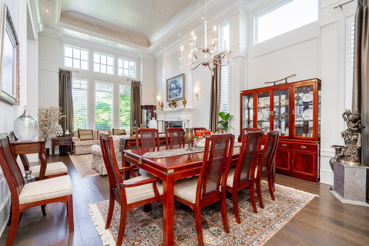 Kitchen Island Photo of 4980 Pendlebury Road, Richmond, BC