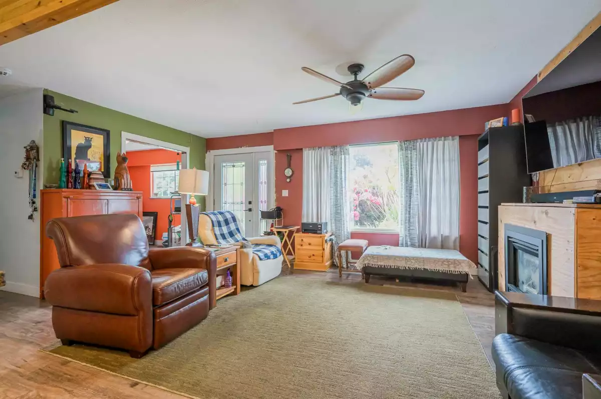 Breakfast Nook Photo of 26967 28 Avenue, Langley, BC