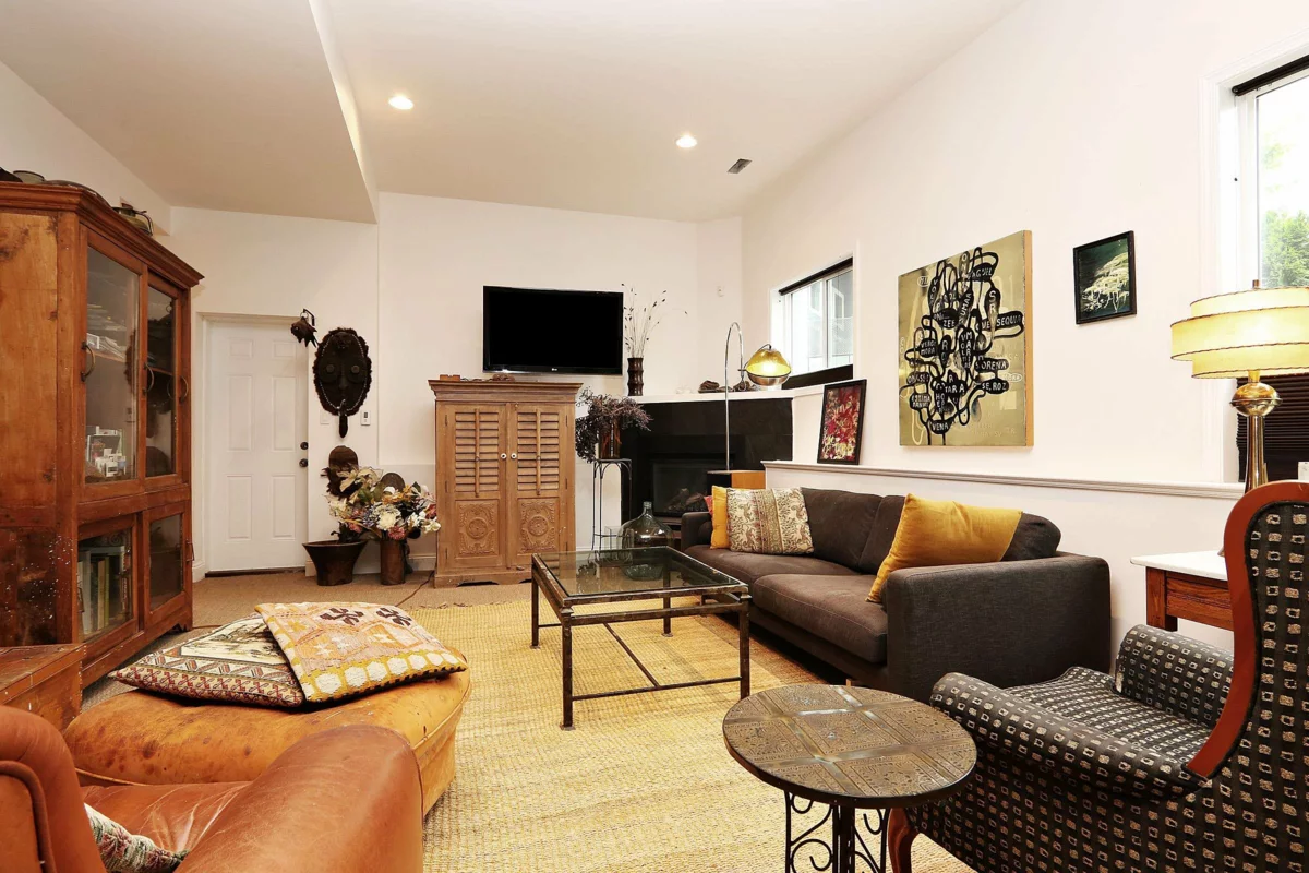 Hallway Photo of 6 50354 Adelaide Place, Chilliwack, BC