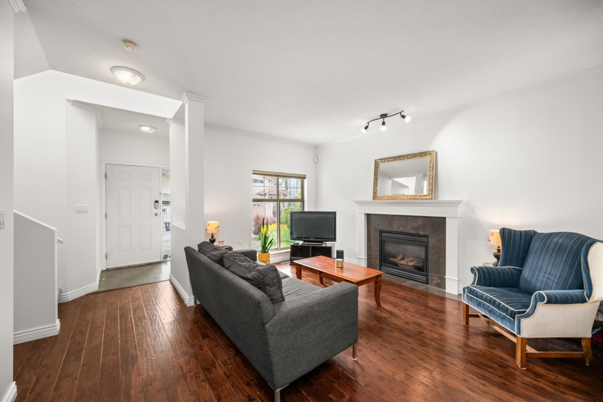 Family Room Photo of 15 8675 209 Street, Langley, BC