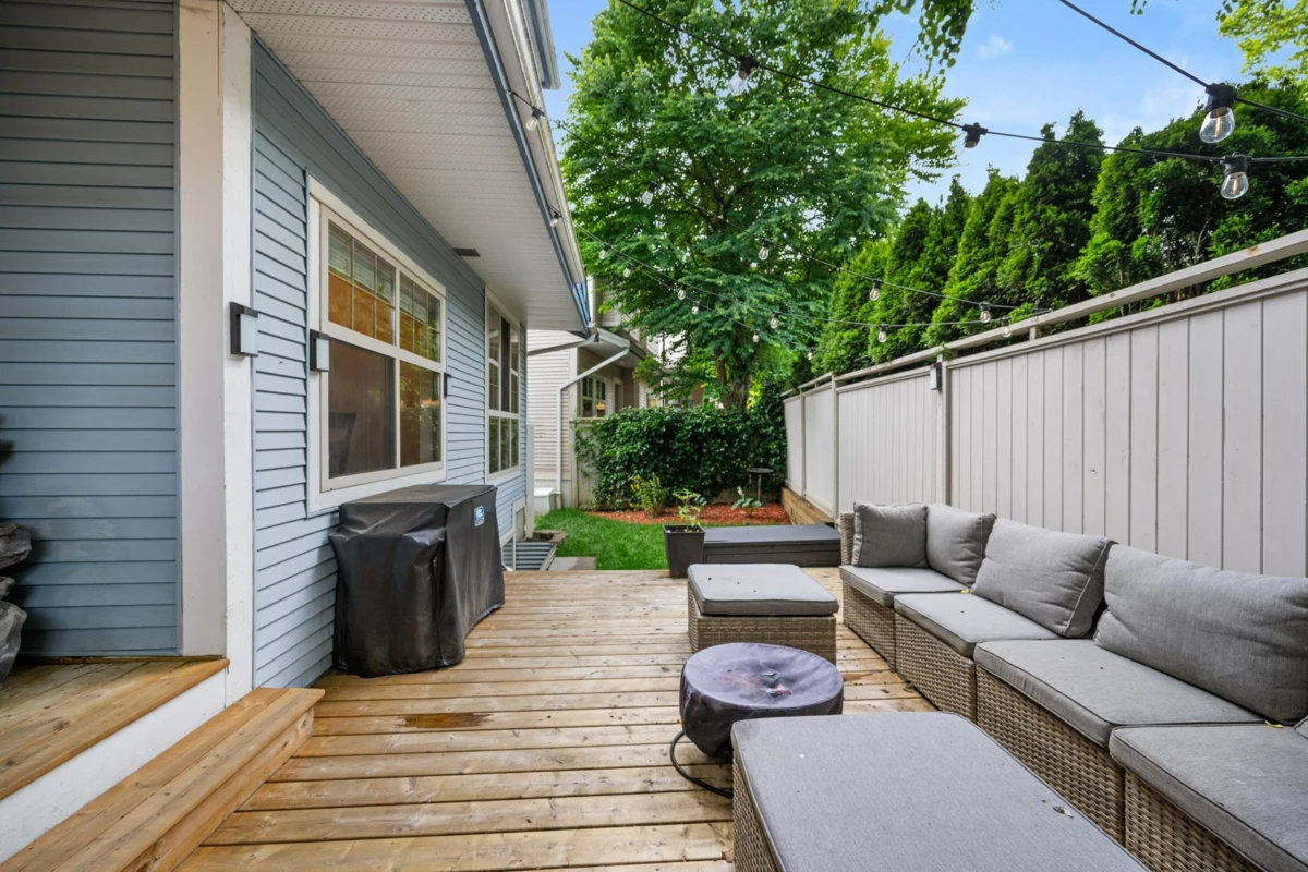 Front Yard Photo of 15 8675 209 Street, Langley, BC