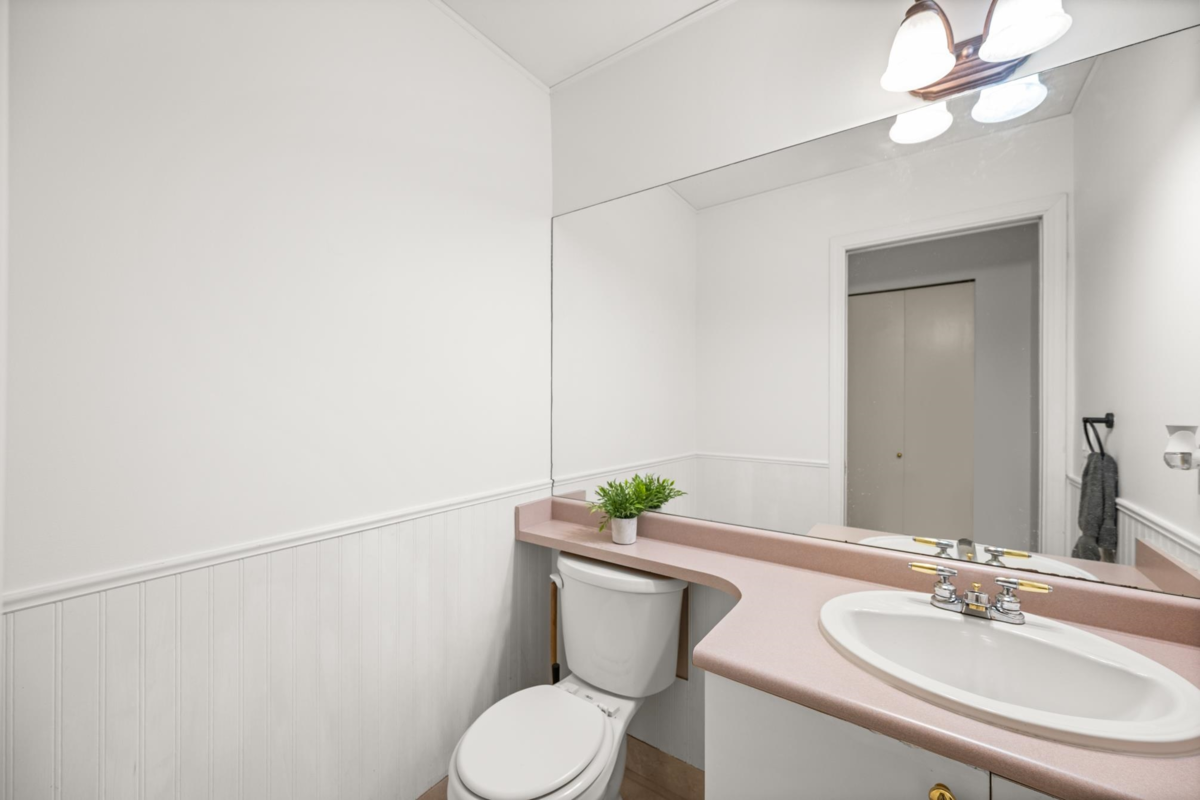 Hallway Photo of 15 8675 209 Street, Langley, BC