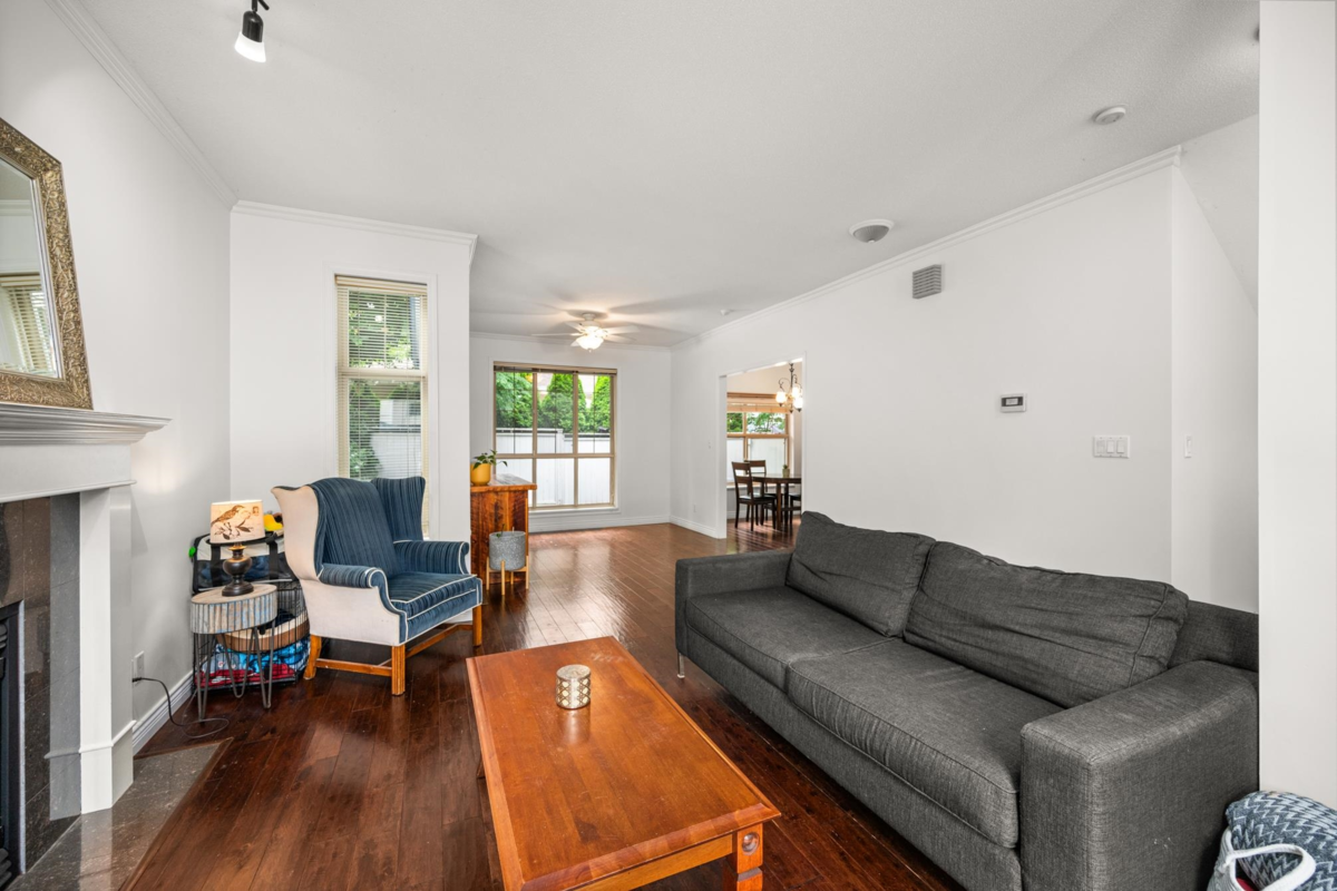 Kitchen Photo of 15 8675 209 Street, Langley, BC