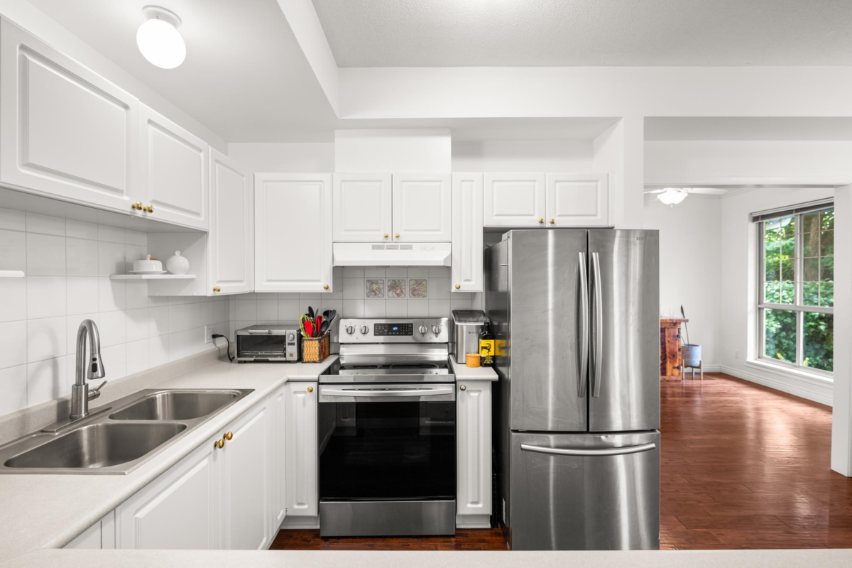 Powder Room Photo of 15 8675 209 Street, Langley, BC