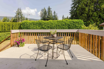 832 Aurora Way, Gibsons, BC, Gibsons — Single Family Residence for sale