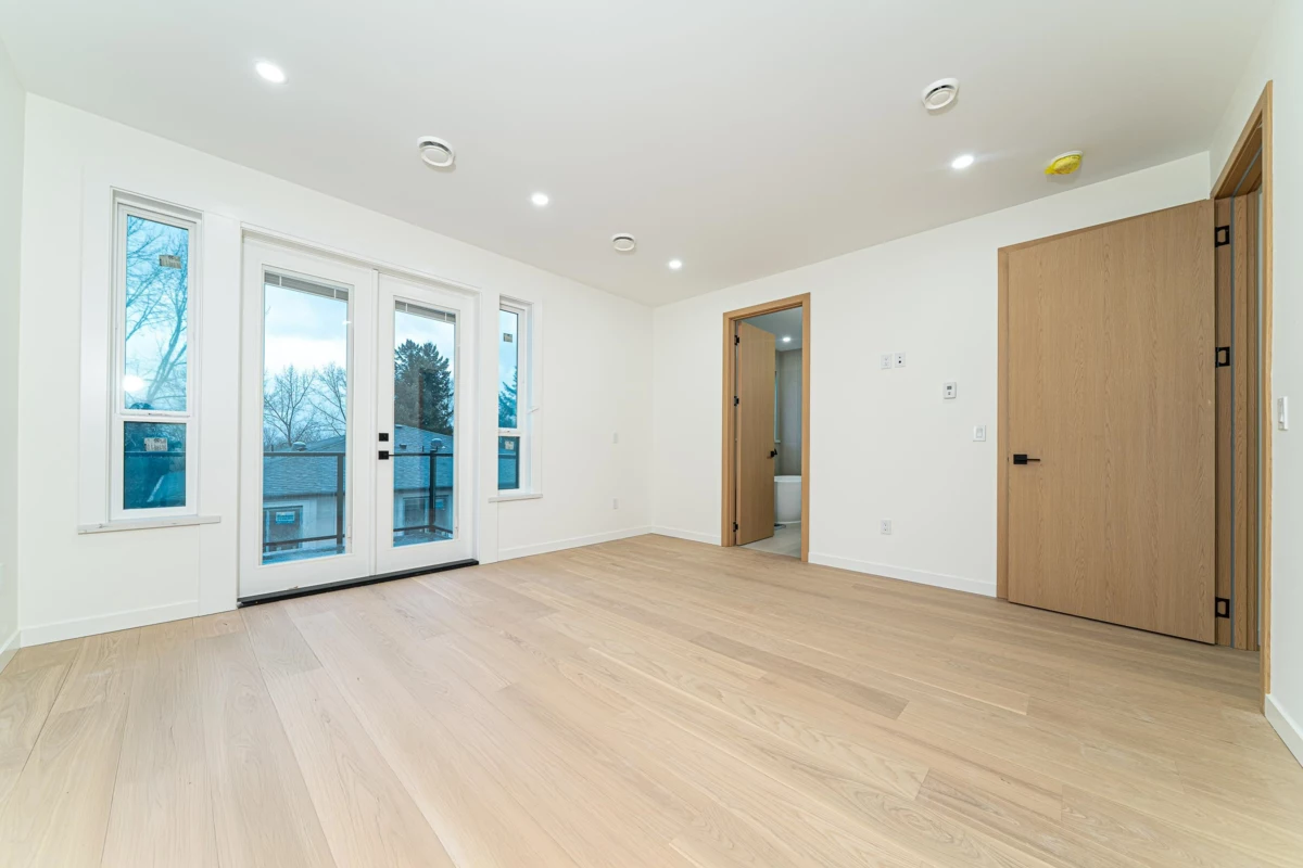 Guest Bathroom Photo of 1 5091 Buxton Street, Burnaby, BC